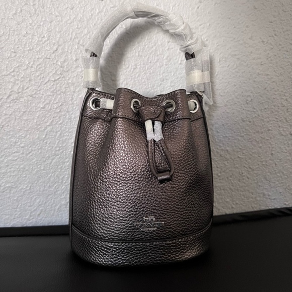 NWT COACH DEMPSEY DRAWSTRING BUCKET BAG 15 IN SILVER/METALLIC GUNMETAL CROSSBODY - Picture 9 of 14
